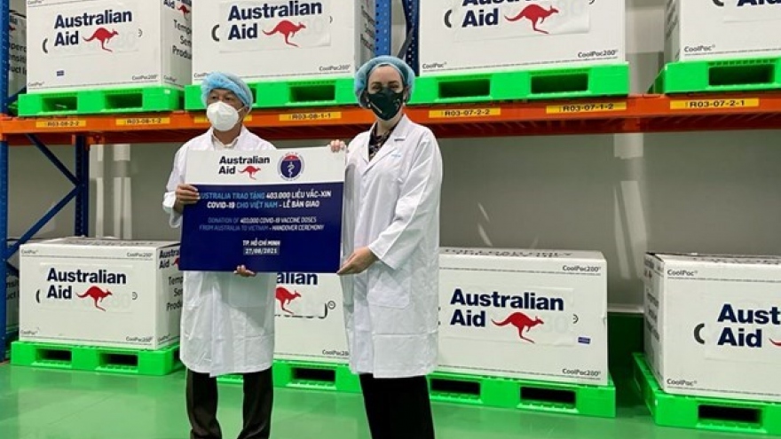 Vietnam receives 403,000 COVID-19 vaccine doses donated by Australian Government