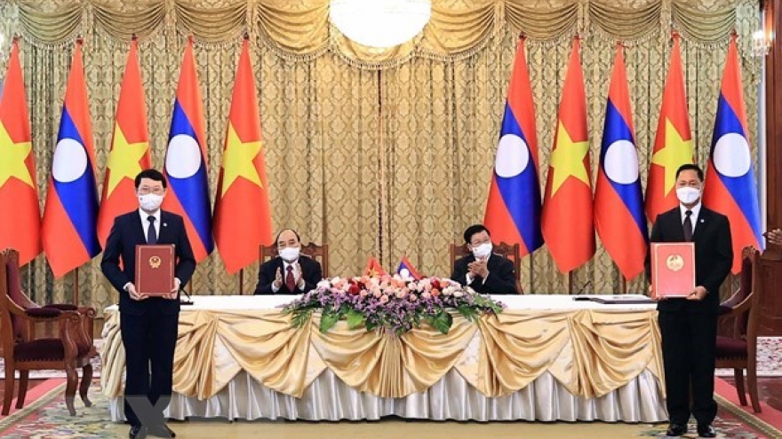 Vietnamese, Lao provinces seek to deepen cooperative ties