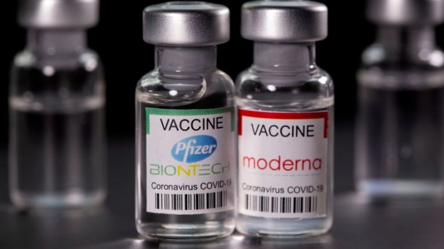 Vietnam considers mixing vaccines with Moderna jab