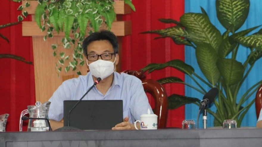 Deputy PM inspects pandemic prevention and control in Tra Vinh, Can Tho