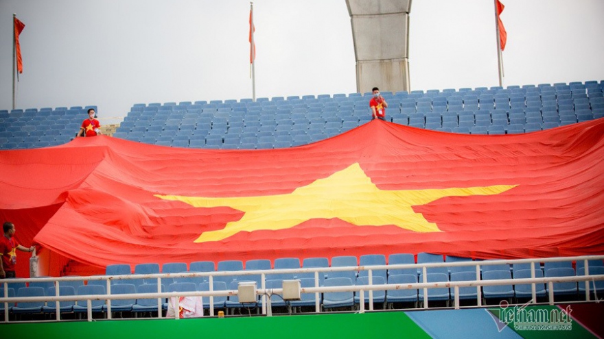 Fans give special support for Vietnamese team ahead of Australia match