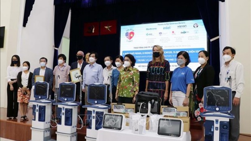 AmCham Vietnam donates medical supplies, equipment to HCM City