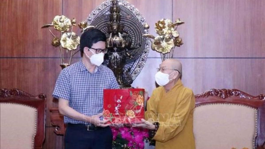 Go'vt committee accompanies Buddhist dignitaries, followers in HCM City COVID-19 fight