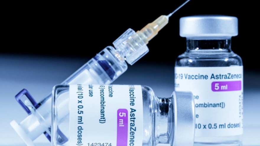 Vietnam receives Hungarian-donated COVID-19 vaccines, test kits