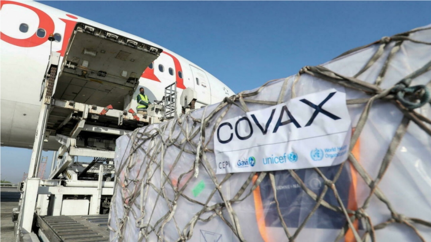 More than 100 million doses of COVID-19 vaccines arrive by year-end
