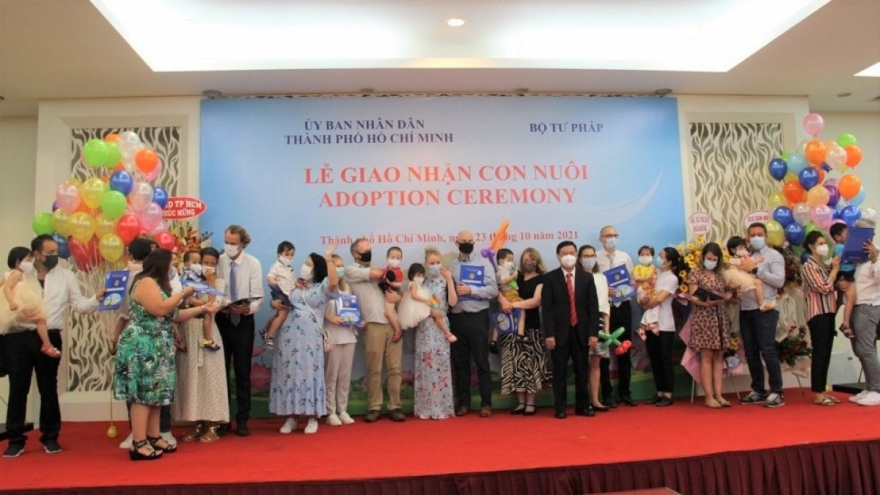 91 European families arrive in HCM City for adoption process
