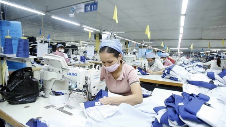 Vietnam’s economy on course to record positive growth