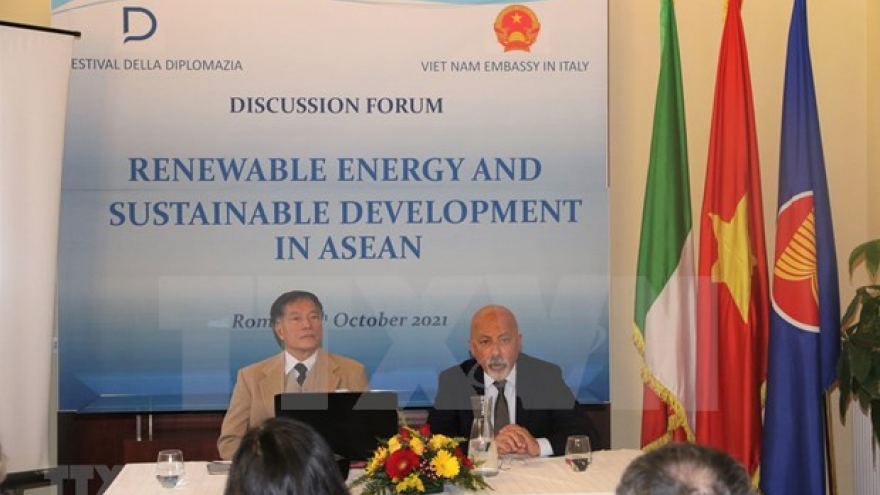 Italian firms interested in renewable energy in Vietnam, ASEAN