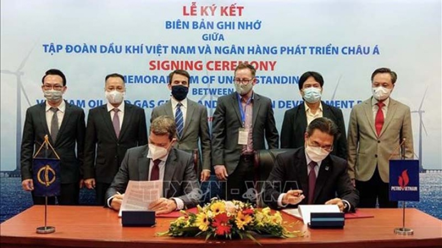 ADB, PetroVietnam team up to promote green energy development in Vietnam