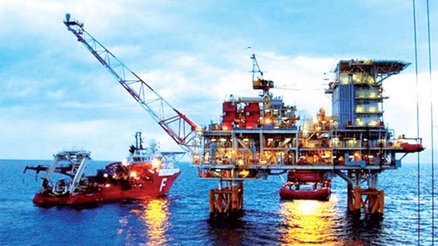 State budget contribution of PetroVietnam expands by 21% of yearly plan
