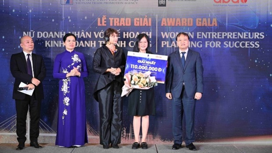Female Vietnamese entrepreneurs awarded prizes for planning for success
