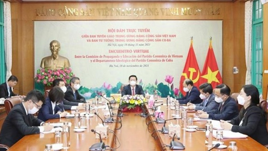 Vietnamese, Cuban parties talk improving ideological work