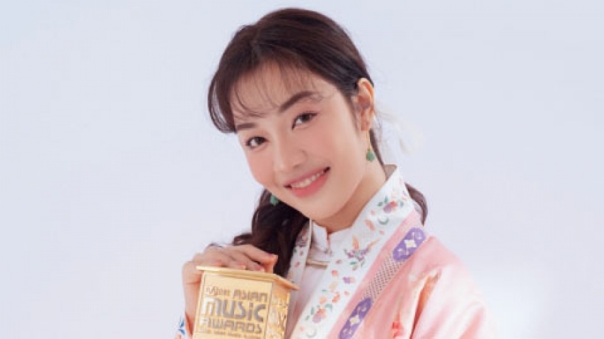 VN singer picks up Best New Asian Artist title at MAMA 2021
