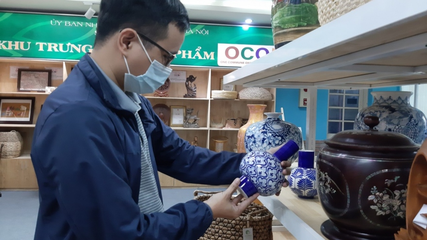 Hanoi hosts exhibition on handicrafts and OCOP products
