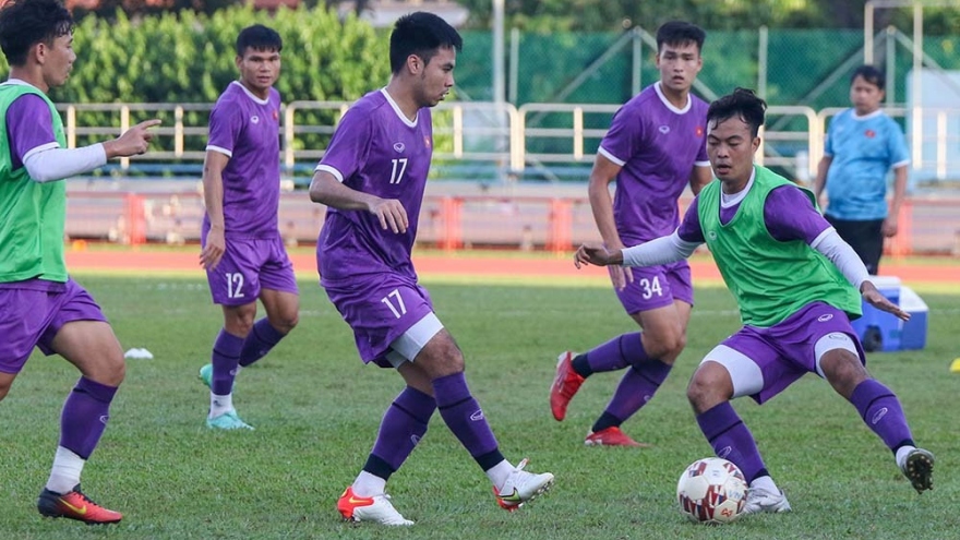 Vietnam back training in preparation for Indonesia clash