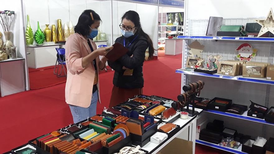 Hanoi Gift Show 2021 promotes local handicraft products