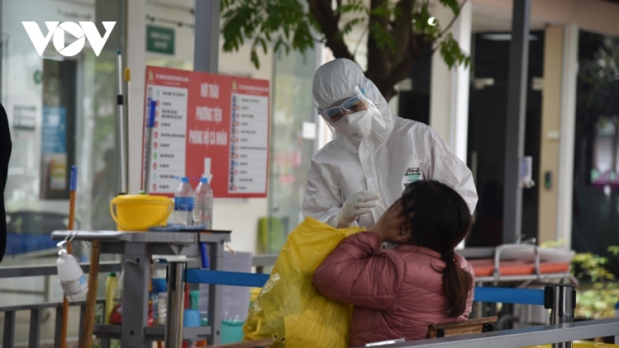15,270 COVID-19 infections detected, daily tally in Hanoi down by over 600 