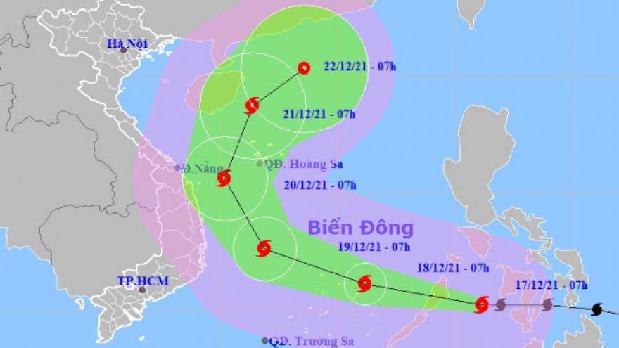 Typhoon Rai entering East Sea, making U-turn