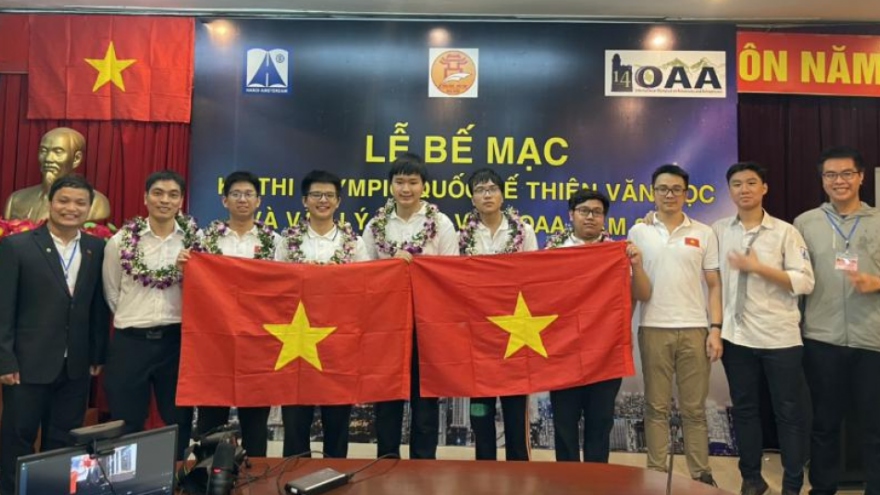 All five Vietnamese students win medals at IOAA 14