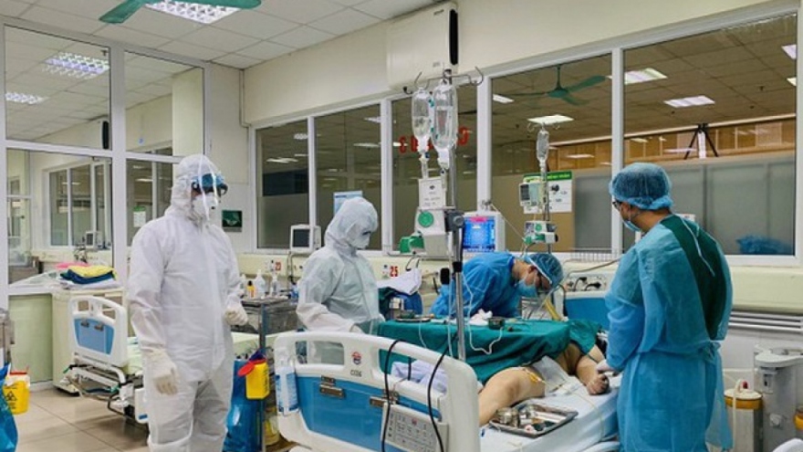 Vietnam formulates strategy to reduce COVID-19 related deaths
