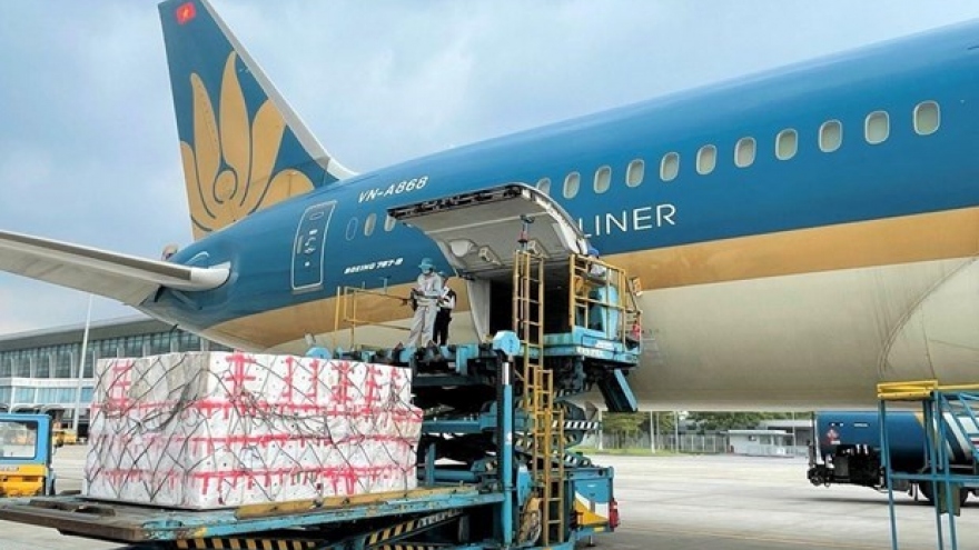 International air cargo throughput increases by over 21% in 2021