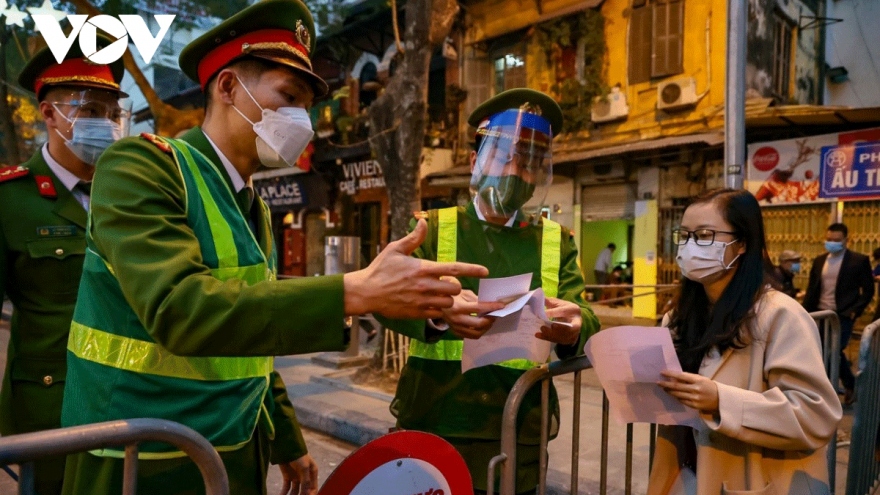 Hanoi tightens security on Christmas Eve