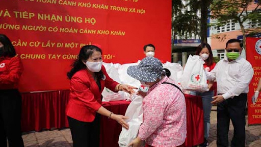 Vietnam Red Cross Society to provide Tet gifts to poor people nationwide