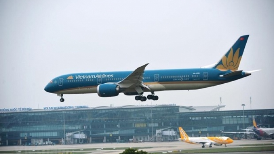 Man threatens to shoot down Vietnam Airlines aircraft over Tokyo Bay