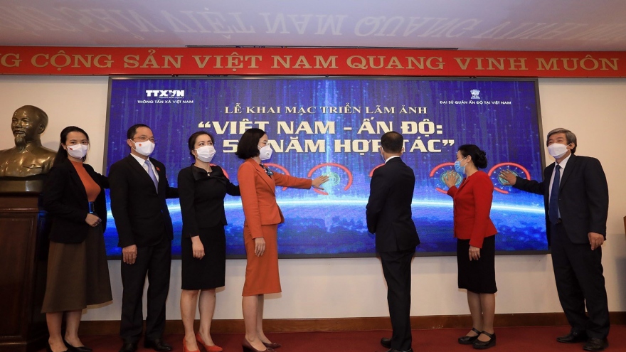 Photo exhibition “Vietnam - India: 50 years of cooperation”
