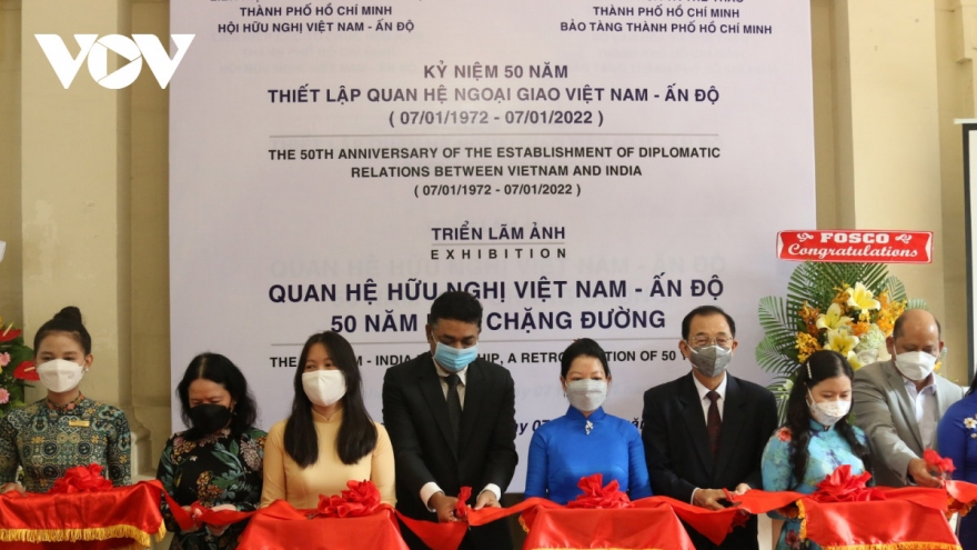Photo exhibition helps bring Vietnam closer to India