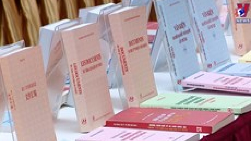 Books on Party Congress documents in seven languages launched