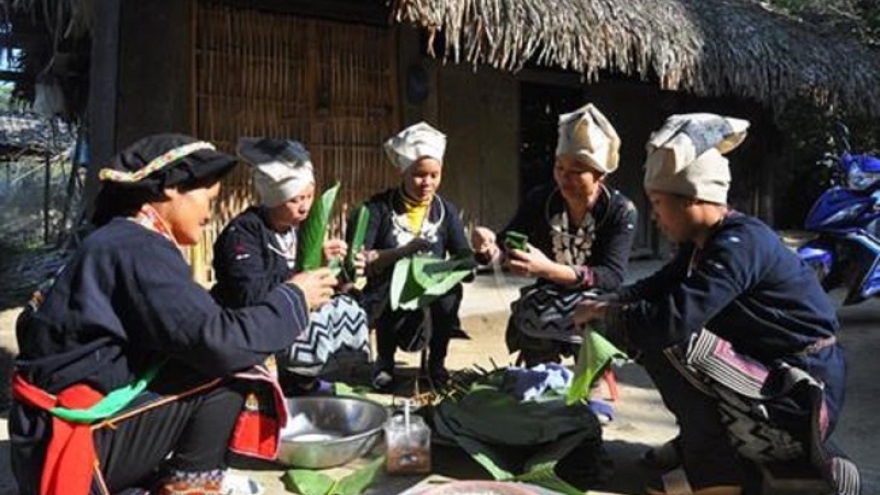 Tet celebration of ethnic groups in northwestern region
