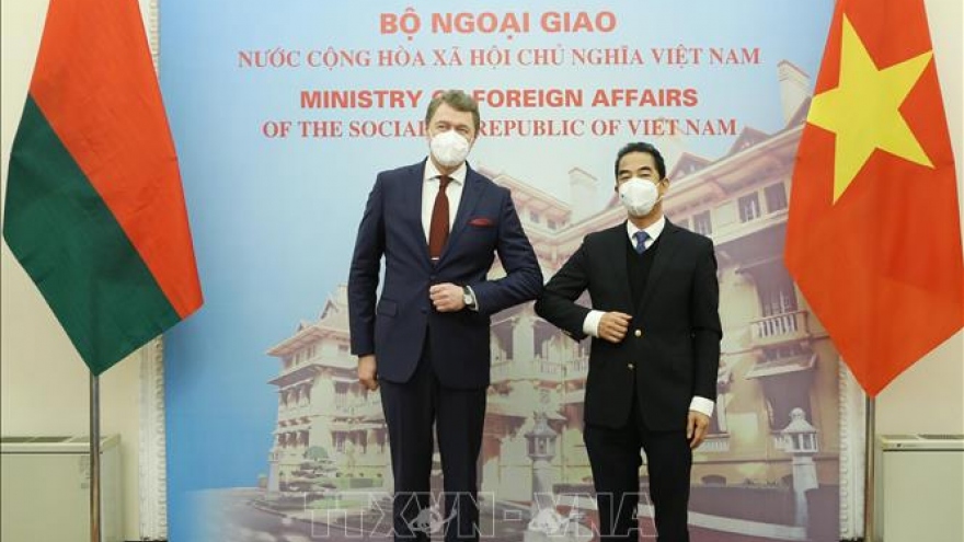 Vietnamese, Belarusian deputy foreign ministers hold political consultation 