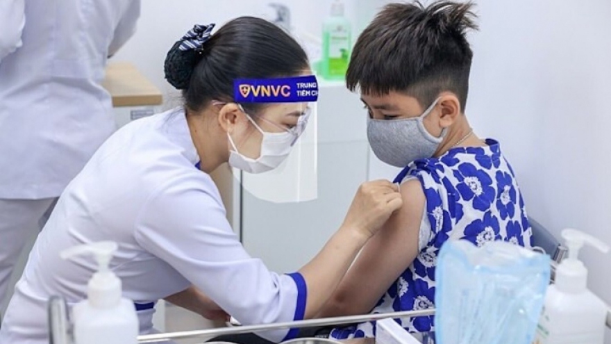 Vietnam to soon purchase COVID-19 vaccines for kids aged 5-11 