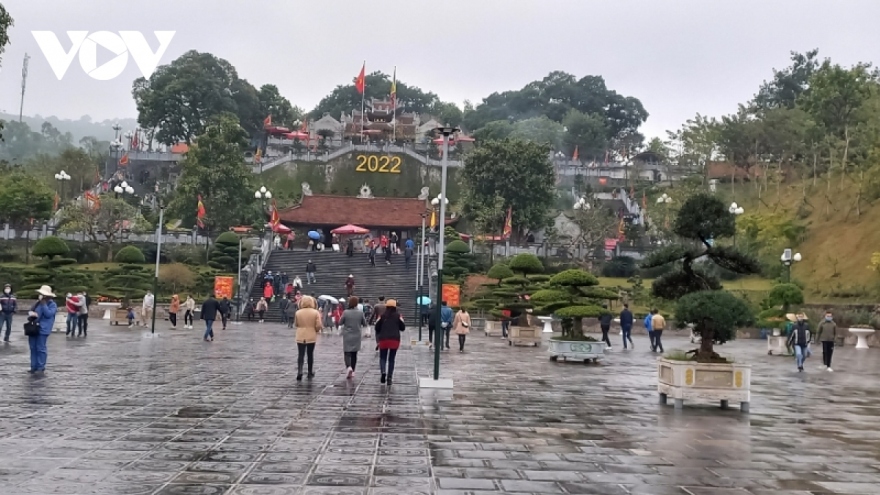 Quang Ninh welcomes over 300,000 tourists throughout Tet 