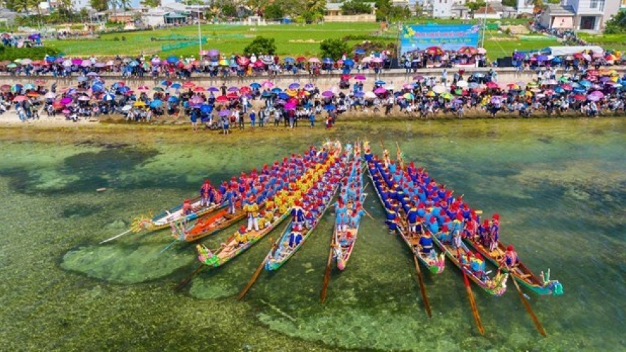 Tu Linh boat racing festival in Ly Son features national ritual, culture