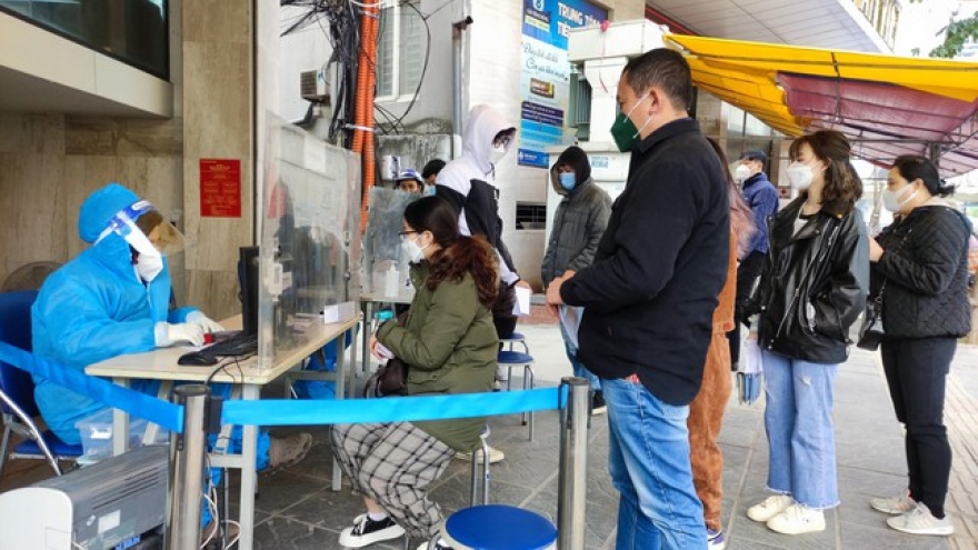 COVID-19 testing services busy in Hanoi as demand grows