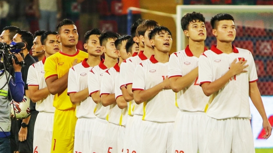 Players enjoy bonus after beating Thailand at semi-finals of AFF U23 Championship
