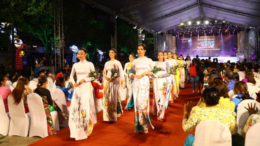 HCM City Festival honours traditional Vietnamese long dress