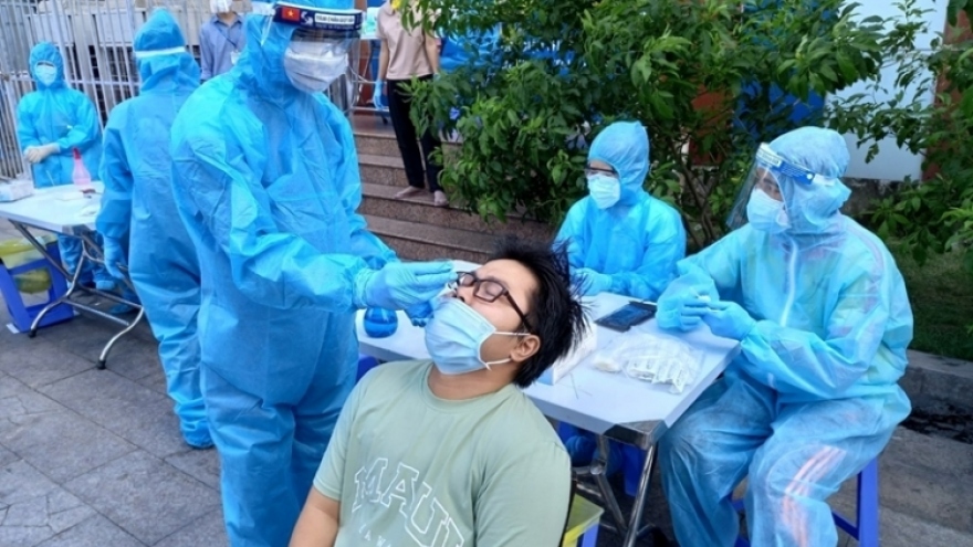 Daily COVID-19 infections skyrocket to more than 162,000 in Vietnam