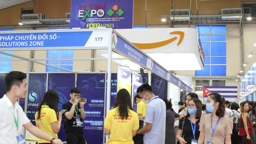 Vietnam Expo 2022 attracts 350 foreign exhibitors