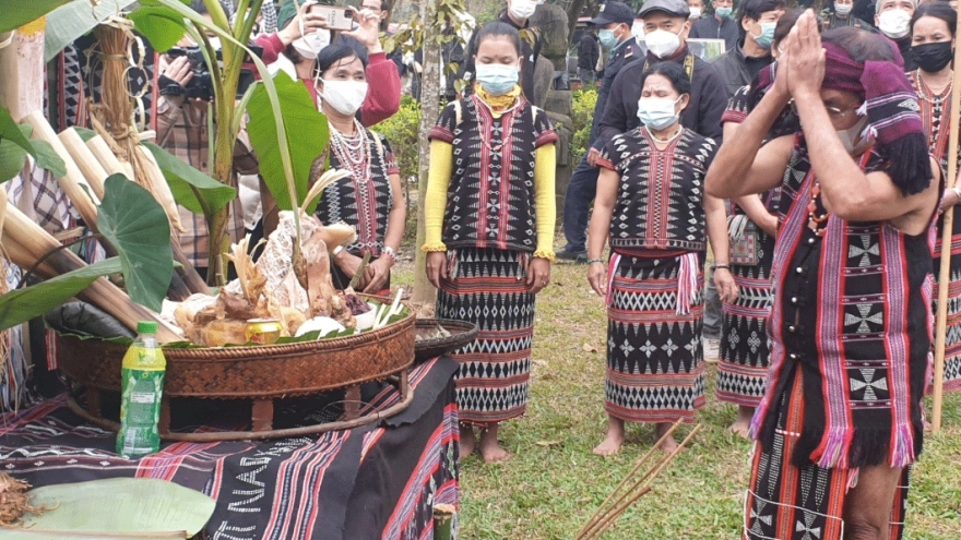 Festival of Ta Oi ethnic people prays for bumper crop and good health
