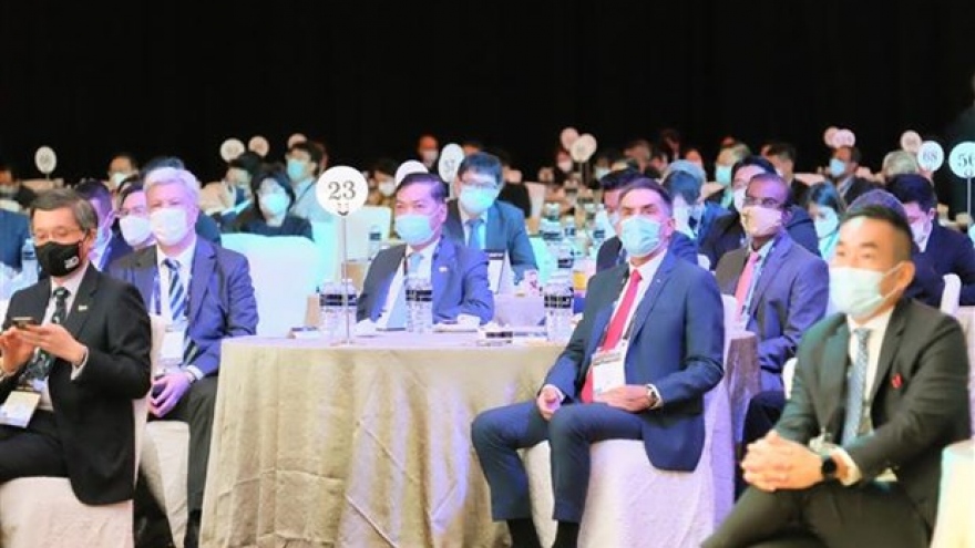 Vietnam attends Singapore Apex Business Summit 2022
