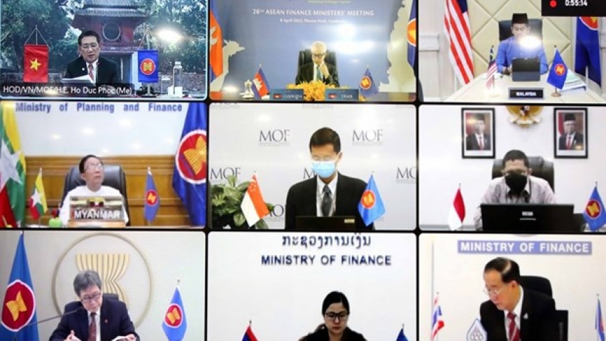Vietnam shares socio-economic recovery experience at ASEAN finance ministers’ meeting