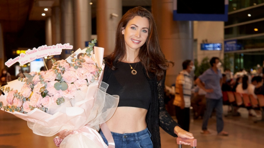 Miss Universe 2005 Natalie Glebova arrives for local pageant