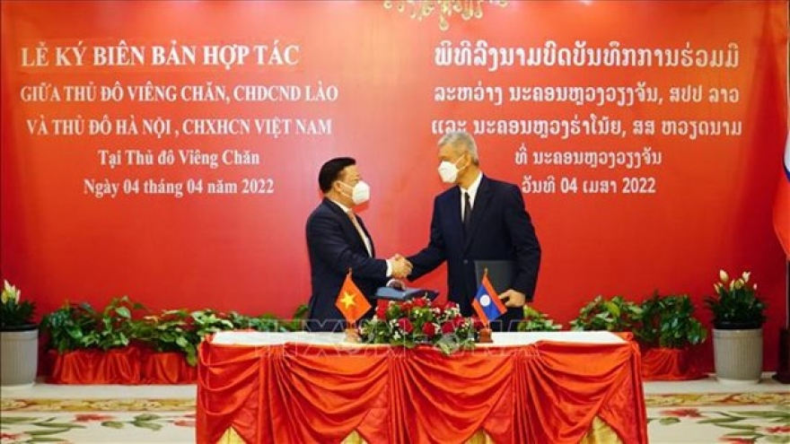 Hanoi, Vientiane enhance cooperation
