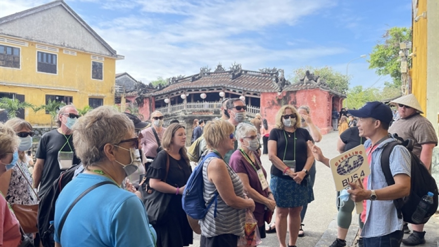Hoi An welcomes back American tourists