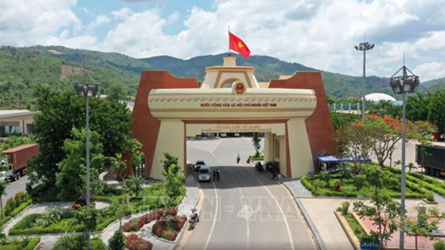 Many Vietnam-Laos border gates reopen as pandemic subsides