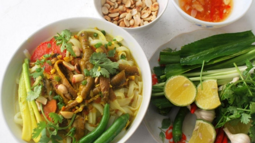 Dai Loc offers the best Quang-style noodle soup