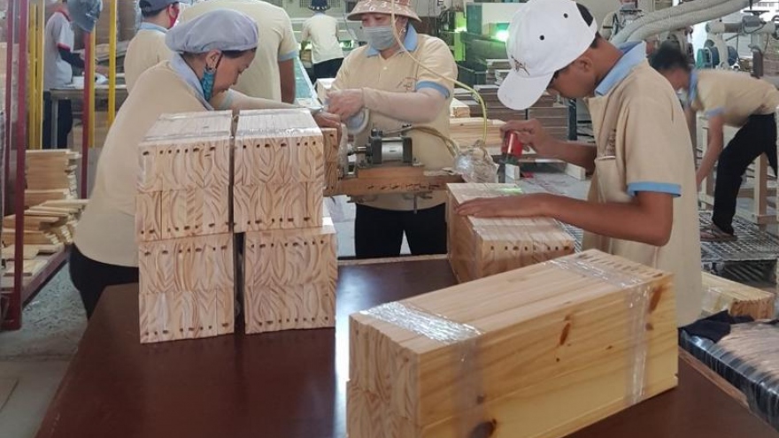 US initiates probe into wooden cabinets imported from Vietnam